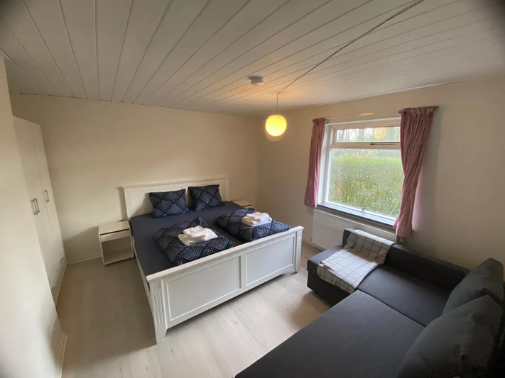 Udlejet! 3 soveværelser + 1 badeværelse + gæstetoilet + parkeringsplads til 4 biler